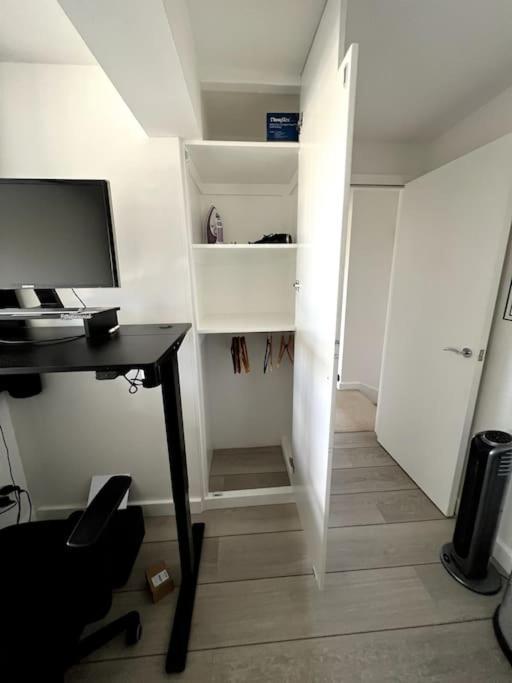Luxury Artistic 2 Bedroom W/Balcony-Great Location Central لندن المظهر الخارجي الصورة
